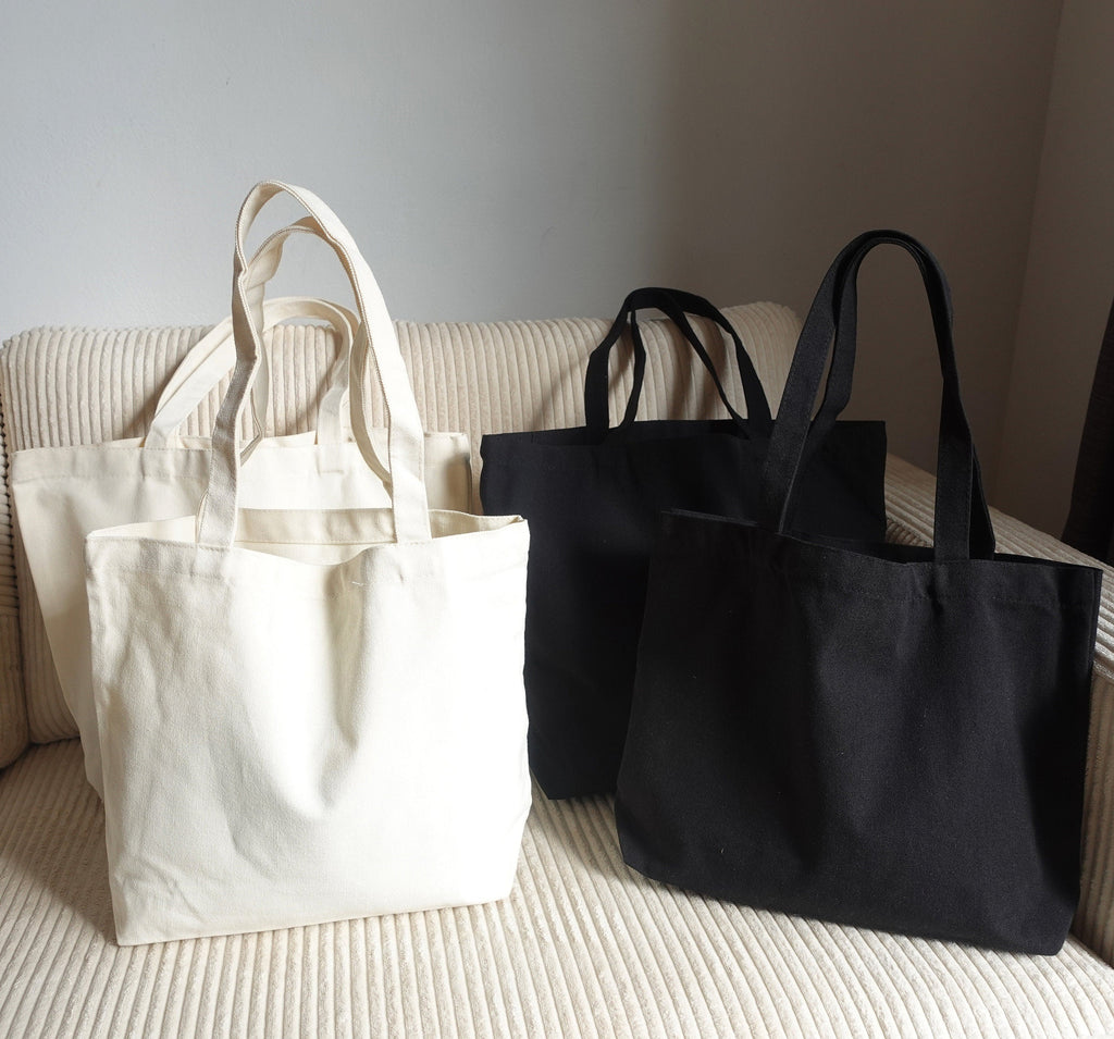 Plain  canvas tote bag with base