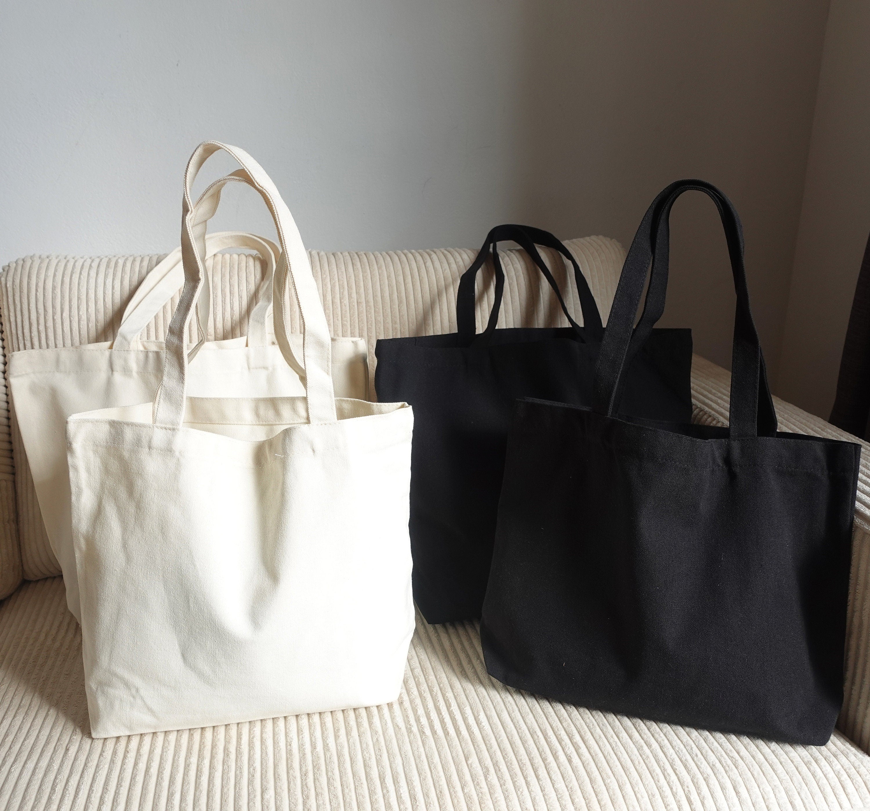 Plain  canvas tote bag with base