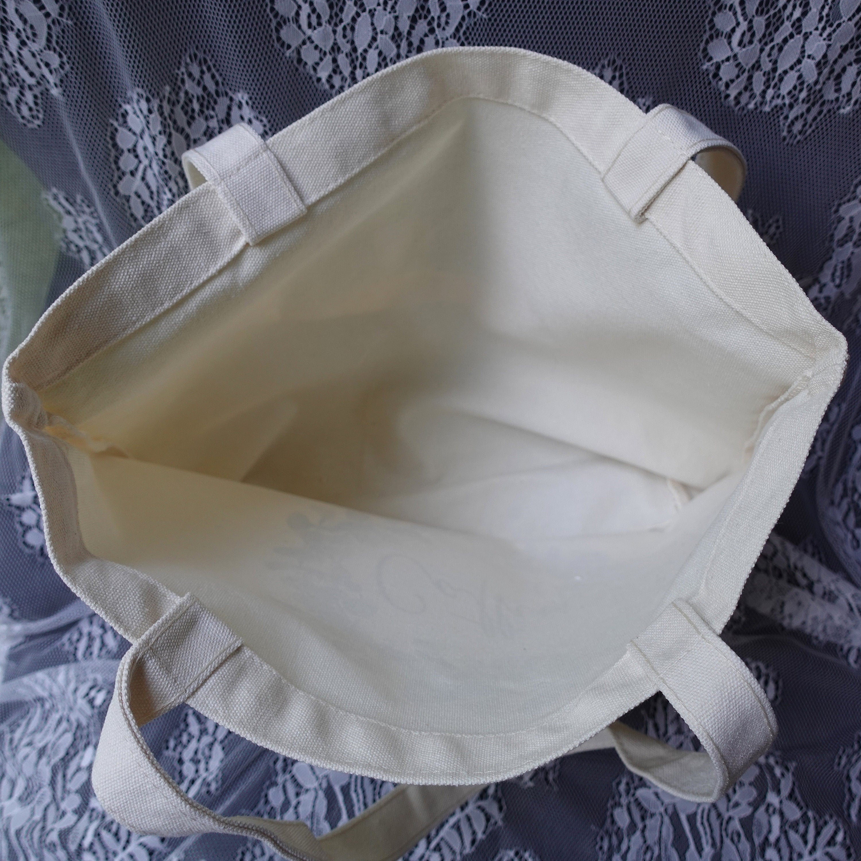 Plain  canvas tote bag with base